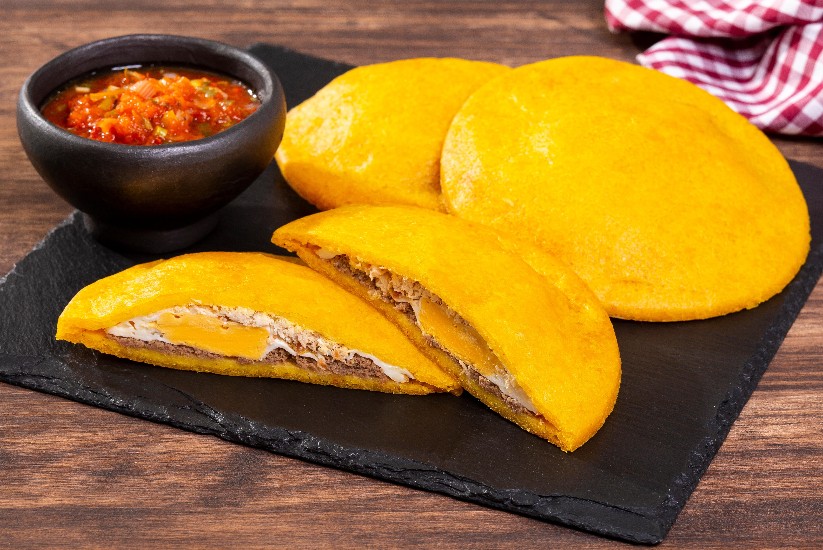  Arepa de huevo de la región caribeña colombiana.