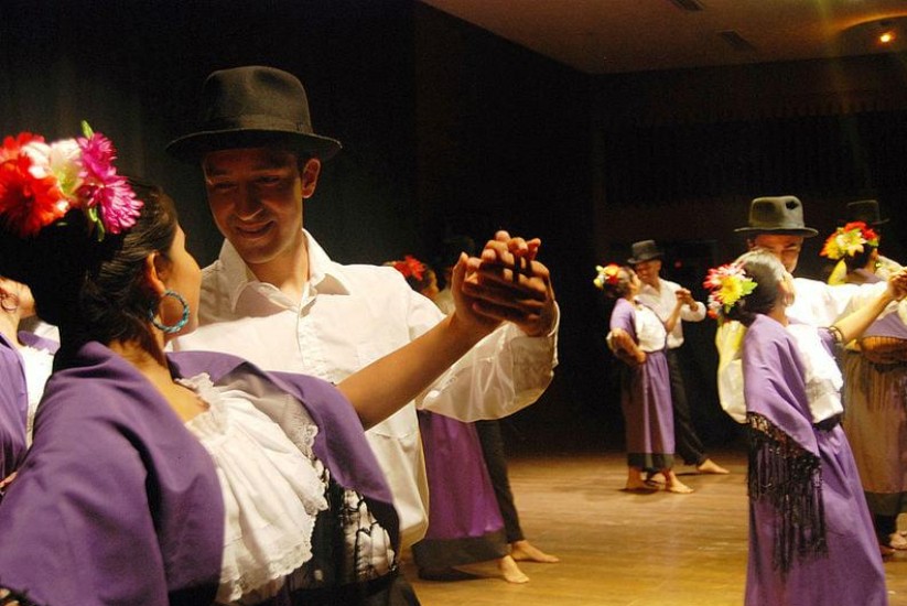 Pareja bailando guaneña