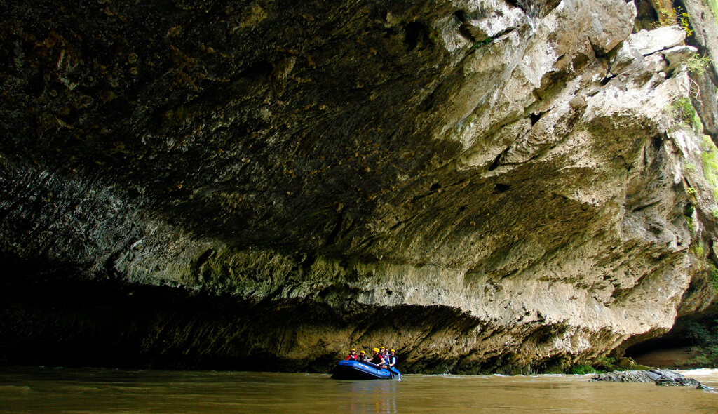 Rafting en Reserva Natural Río Claro, en Antioquia