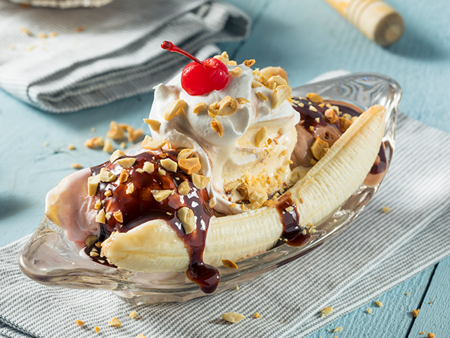 Banana Split, una mezcla de helado con banano.