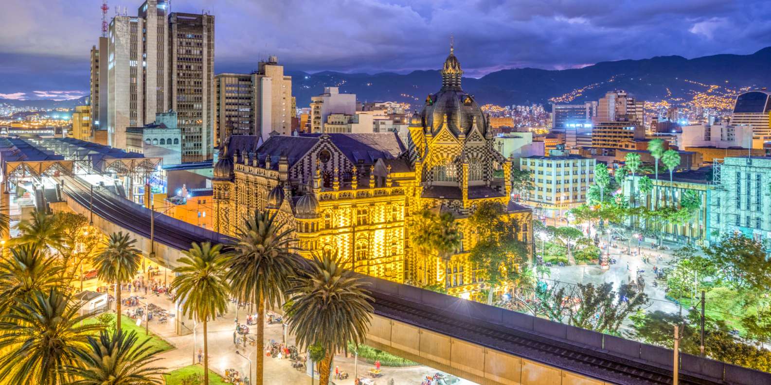 Medellín nocturno. Foto: Get Your Guide