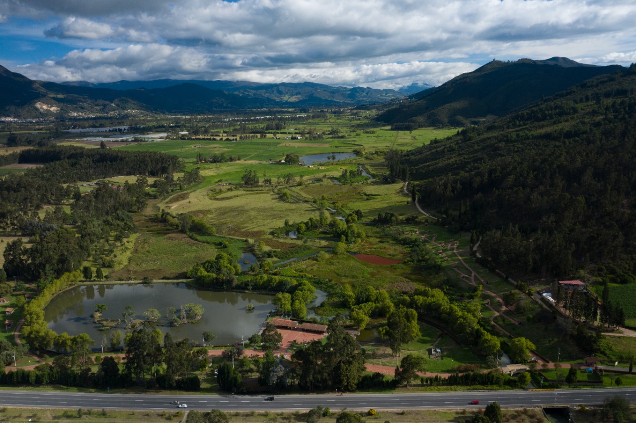 Panorámica aérea del Parque Puente Sopó, en Sopó, Cundinamarca. Foto cortesía Parques CAR