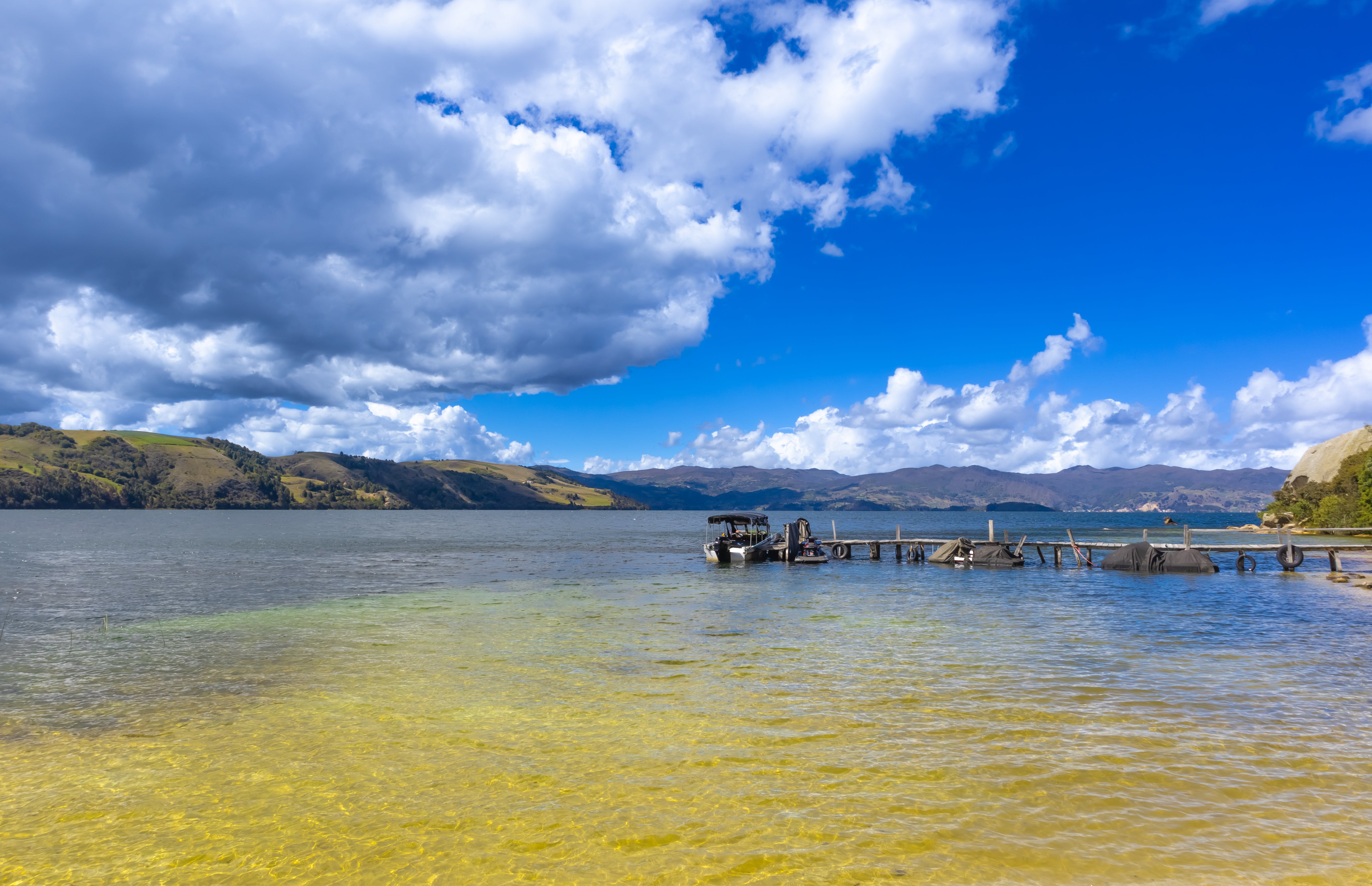 Foto de Sebastián Valencia Pineda: https://www.pexels.com/es-es/foto/embarcadero-paisaje-agua-nubes-13836217/